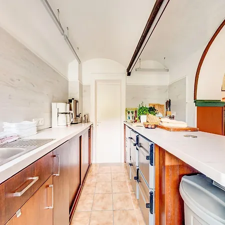 Rustic With Garden In Germany Apartment